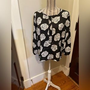 Finn and Grace silky rose pattered black and white top